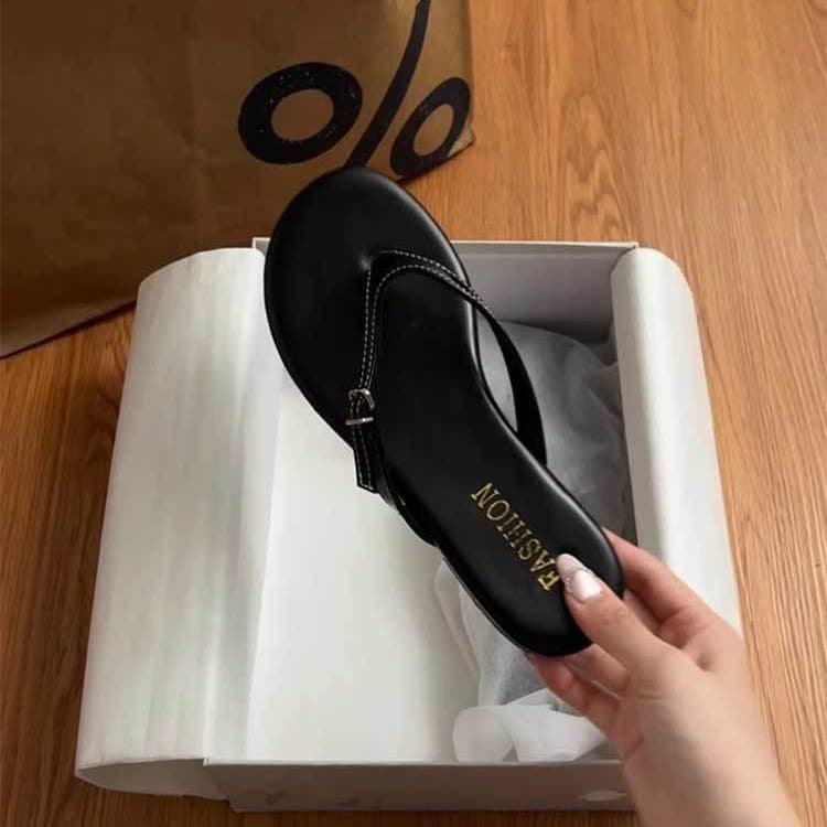 Fashion Versatile Flip Flops for Women 2026 Summer New Sandals Flip Flops Outdoor Flat Slippers