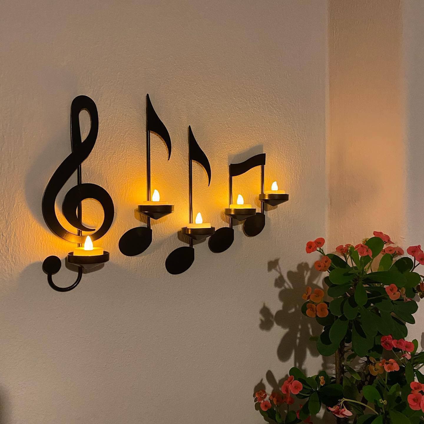 European Style Note Candle Holder Wall-Mounted Iron Candelabra for Romantic Dinner Home Living Room Decoration