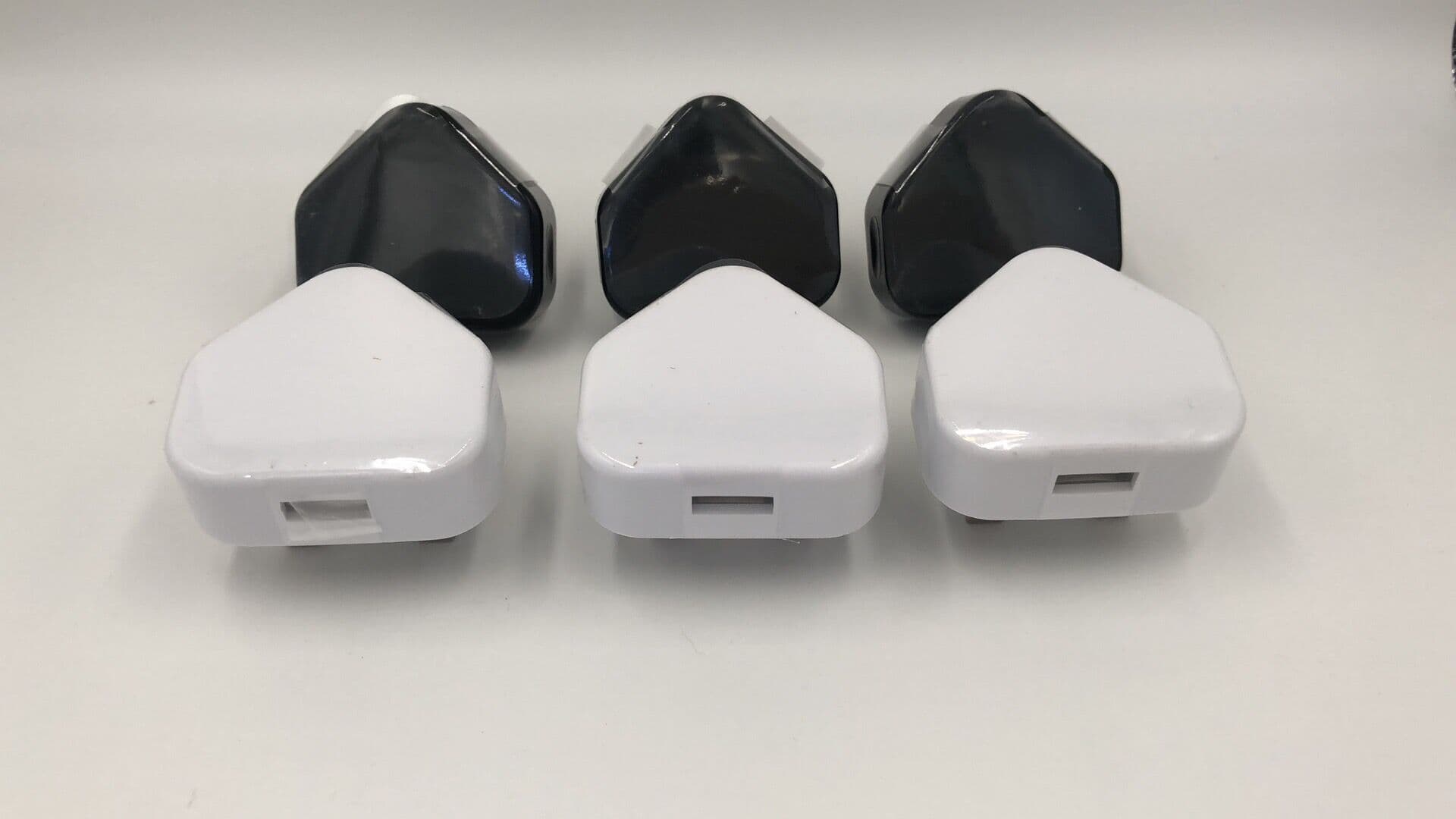 Factory British Standard Charger, Hong Kong Version Adapter, Three-Pin UK/Hong Kong USB Charger Head 1A Smartphone