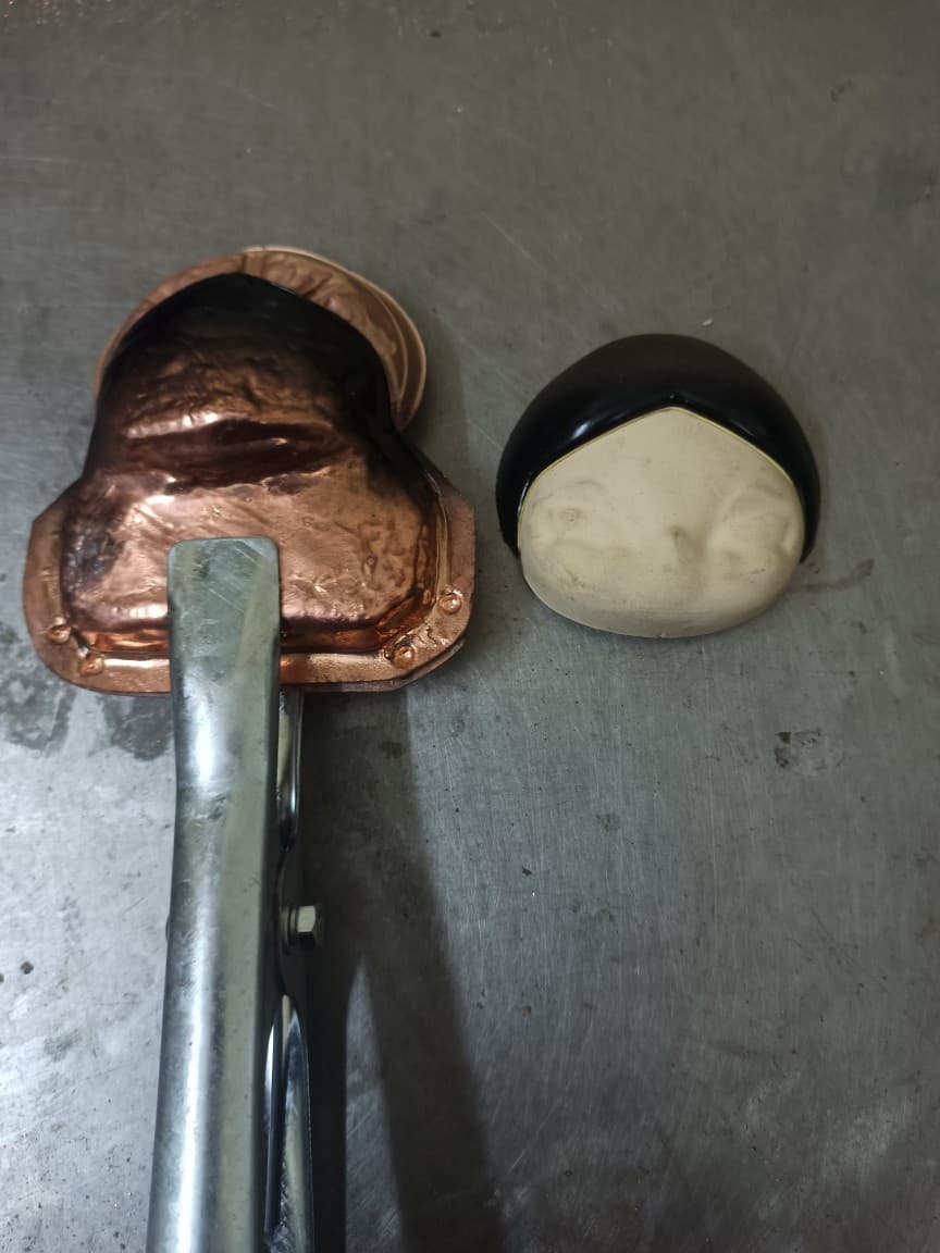 Dongguan factory direct sales of spray paint copper molds, spray paint molds, automotive parts masking jigs, and spray painting molds.