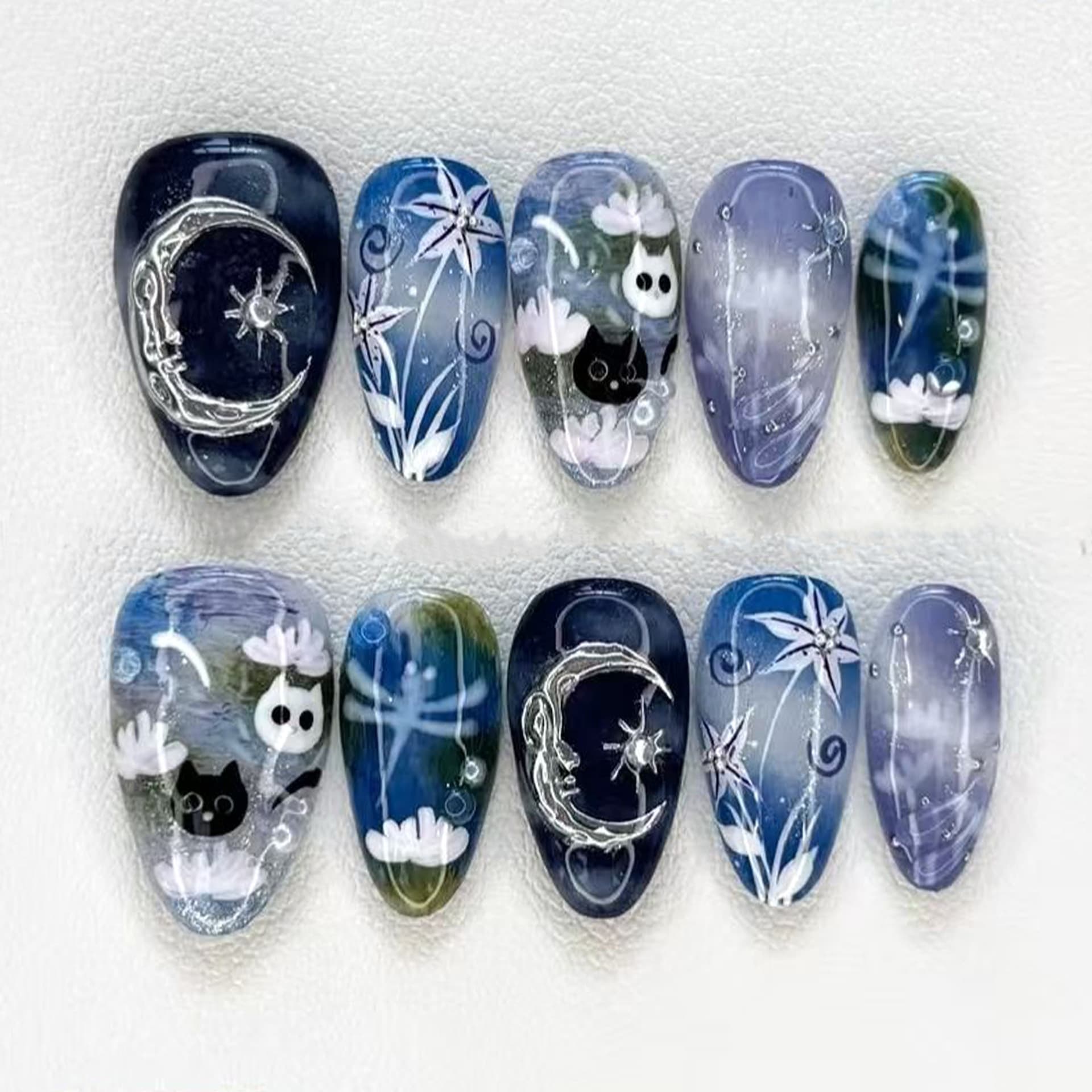 30 pieces of cross-border high-end 3D short almond wear French painted kitten gilt flower nail art tablets wholesale