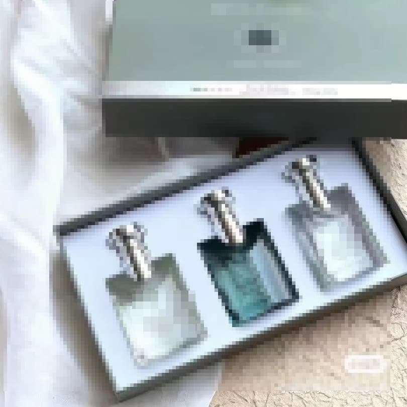 Gift Box Darjeeling Tea Little Pig Bag 4-Piece Set Napoleon Laboratory Blue Sport Saint 4-Piece Set 3-Piece Set