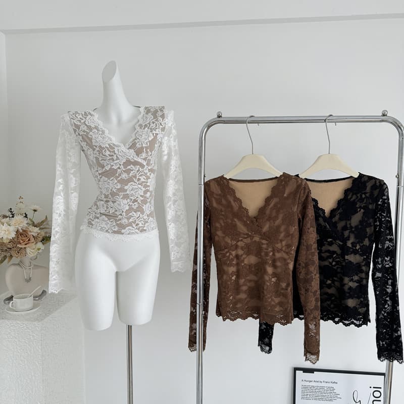 Fairy-like lace top with fleece lining and stretchy knit fabric.
