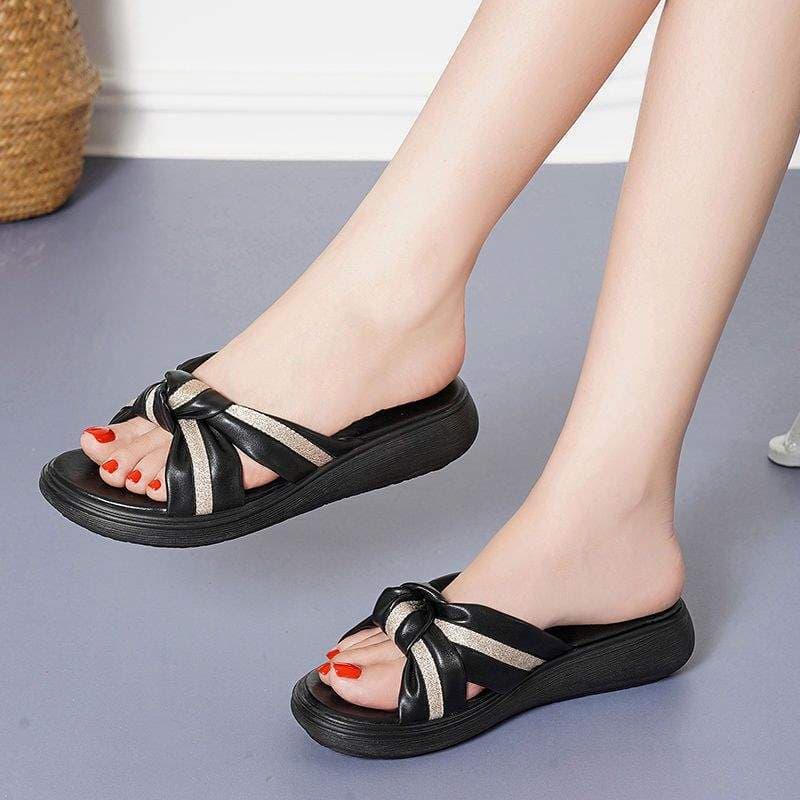 Women's Summer Outerwear Summer Fashion Outing 2025 New Internet Celebrity Deodorant Versatile Non-Slip Thick-soled Slippers for Women