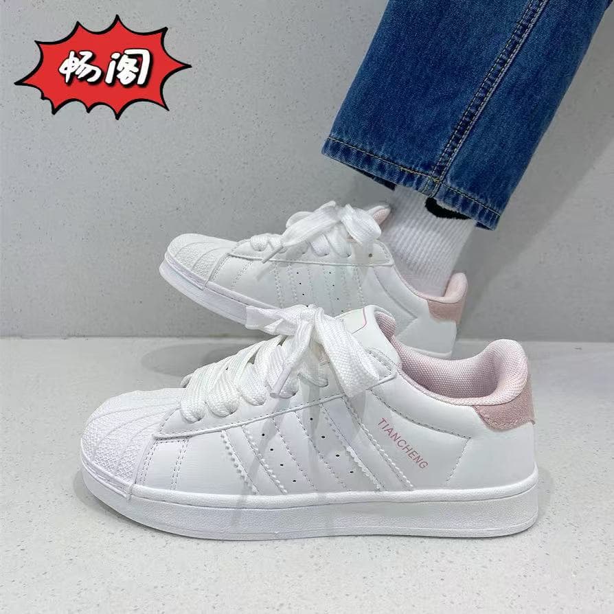 2024 Summer New Chinese Trend Shell Head White Sneakers Campus Cute Style Girls Board Shoes