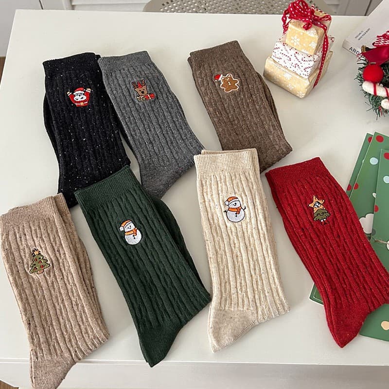 Women's Mid-Calf Winter Cable Knit Christmas Socks Snowman Embroidery Trendy Versatile Zhuji Stacked Socks