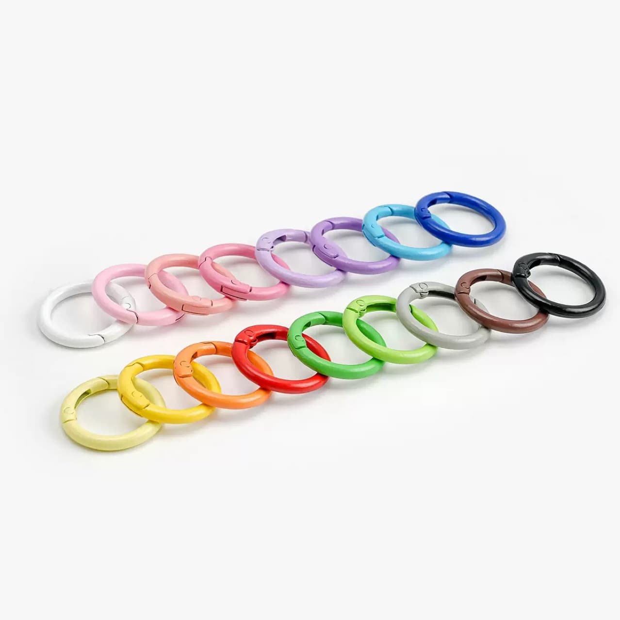 Factory Direct Stock Painted Zinc Alloy Colorful Spray Paint Handmade Craft Accessories Key Ring Keychain Spring Clasp