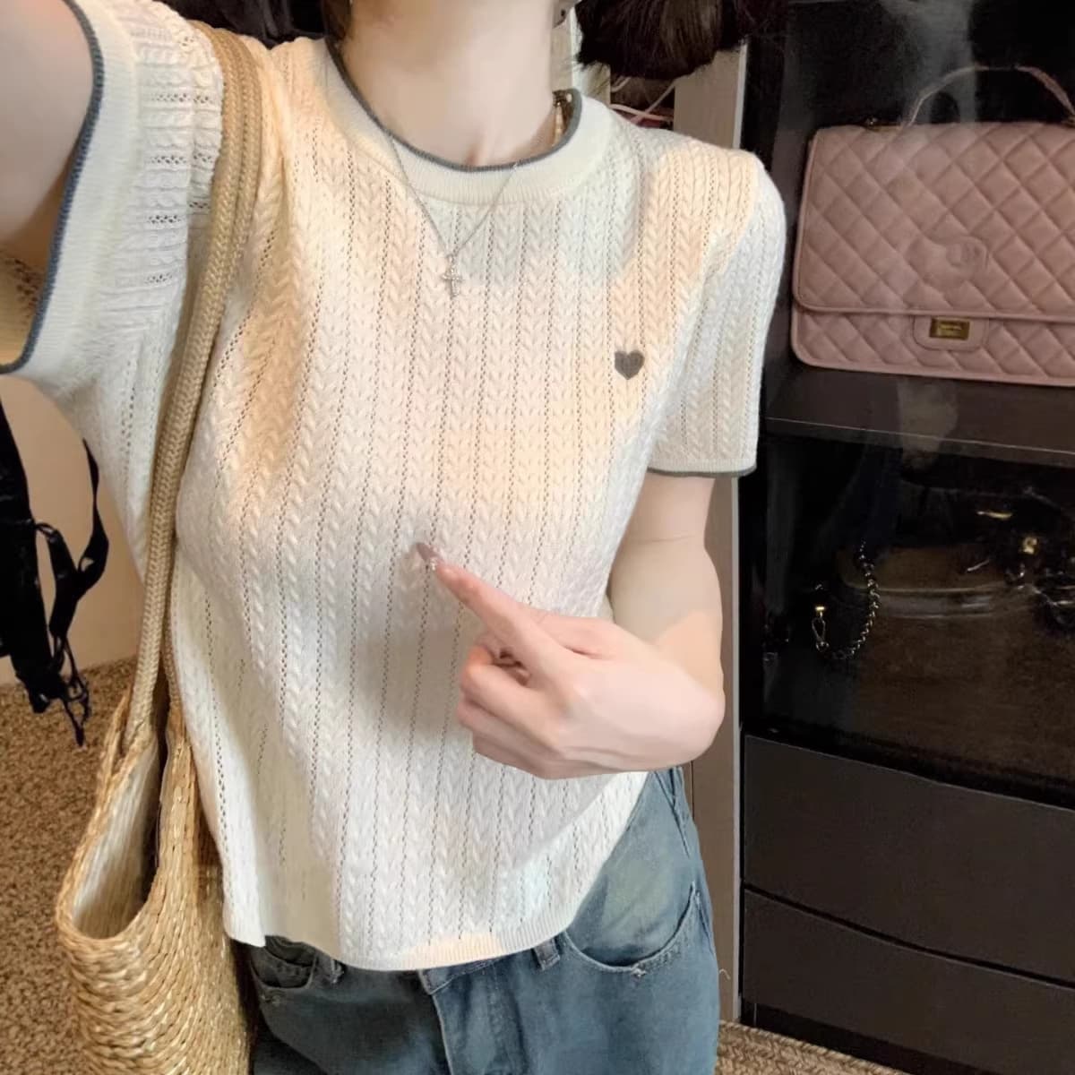 La Chapelle Regular Shoulder Round Neck Short Sleeve T-Shirt Women's 2026 New Summer White Knit Top Embroidered Slim Fit Blouse