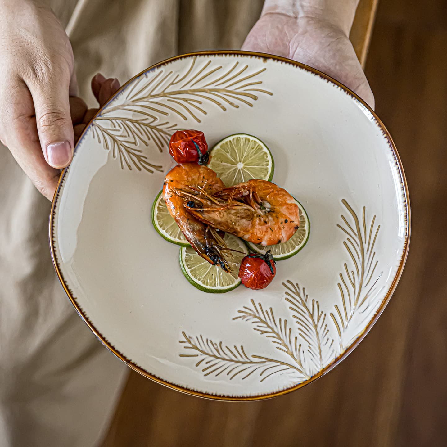 Japanese embossed ceramic plate, brown edge, irregular dinner plate, household dish plate, salad plate, bed and breakfast tableware wholesale