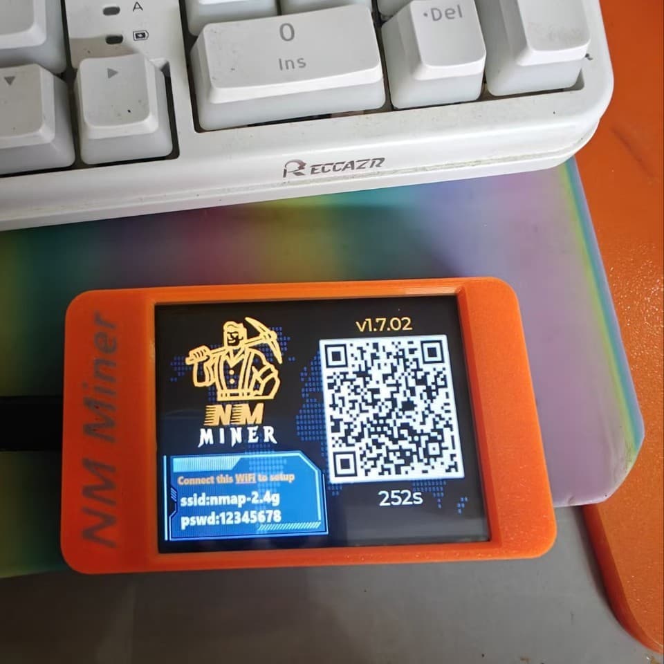 nmminer tb Lottery Machine 1000k Hash Rate 2.8-inch Screen ESP32 Module Server