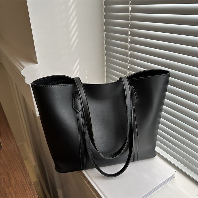 Simple Commuting Large Capacity Bag Women 2025 New Casual Versatile Tote Bag Niche Design Single Shoulder Tote Bag