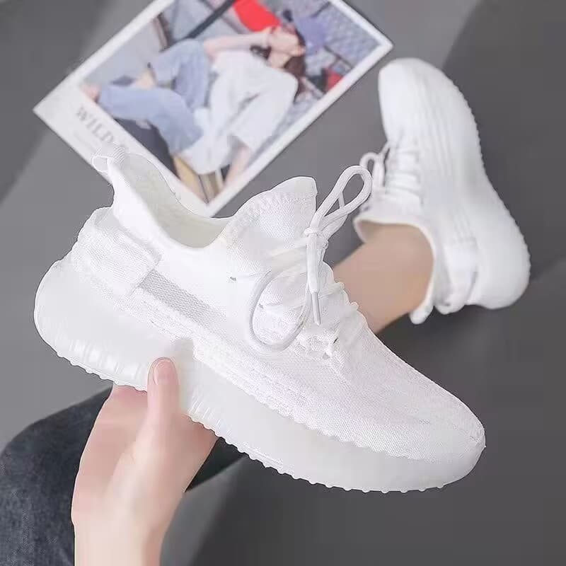 2024 Summer Breathable Sports Shoes Women's Korean Style Casual Shoes Versatile Knitted Student Board Shoes Coconut Shoes Small
