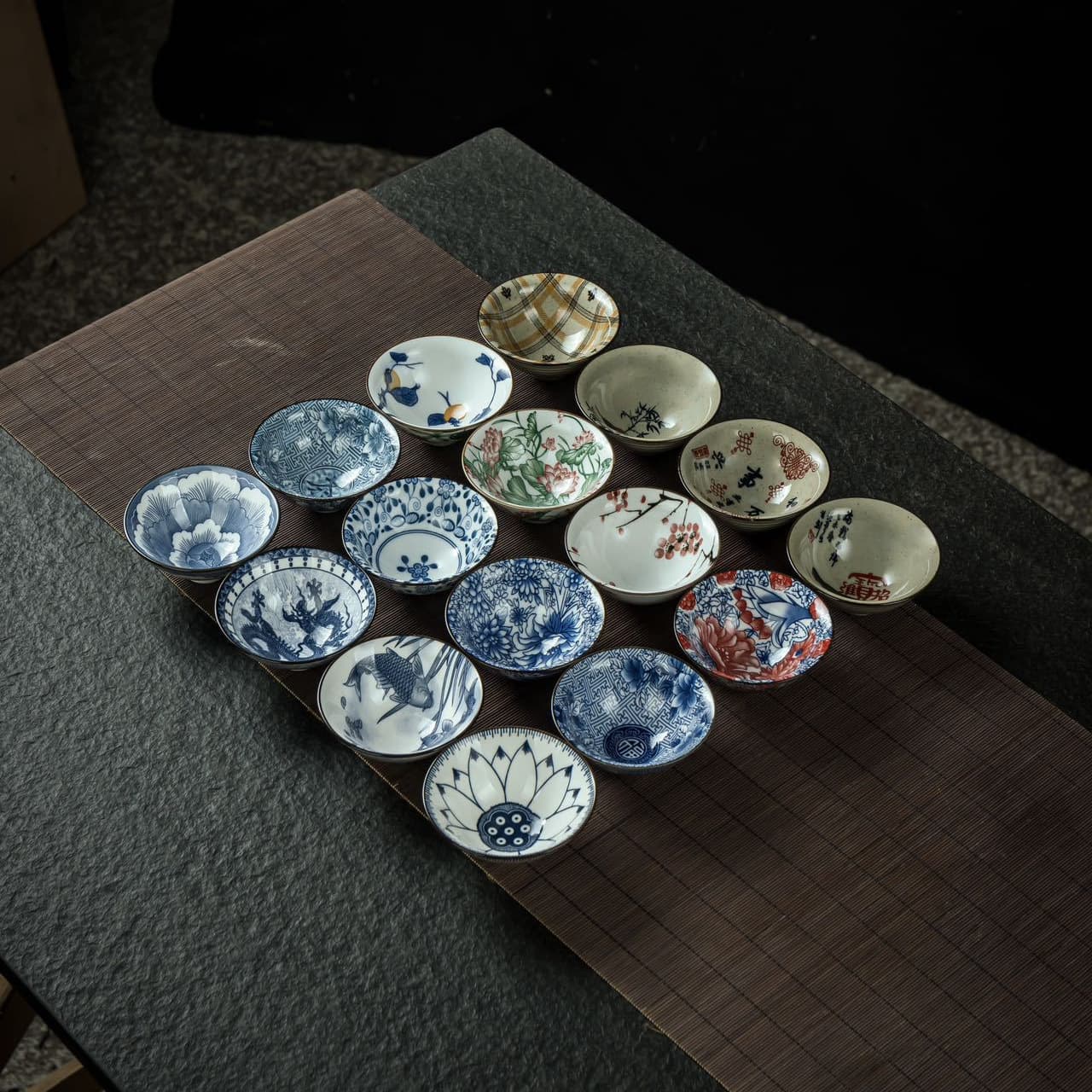 Dehua retro blue and white ceramic Gongfu tea cup, Gongfu tea set single cup, tea tasting hat-shaped cup, home host cup tea bowl