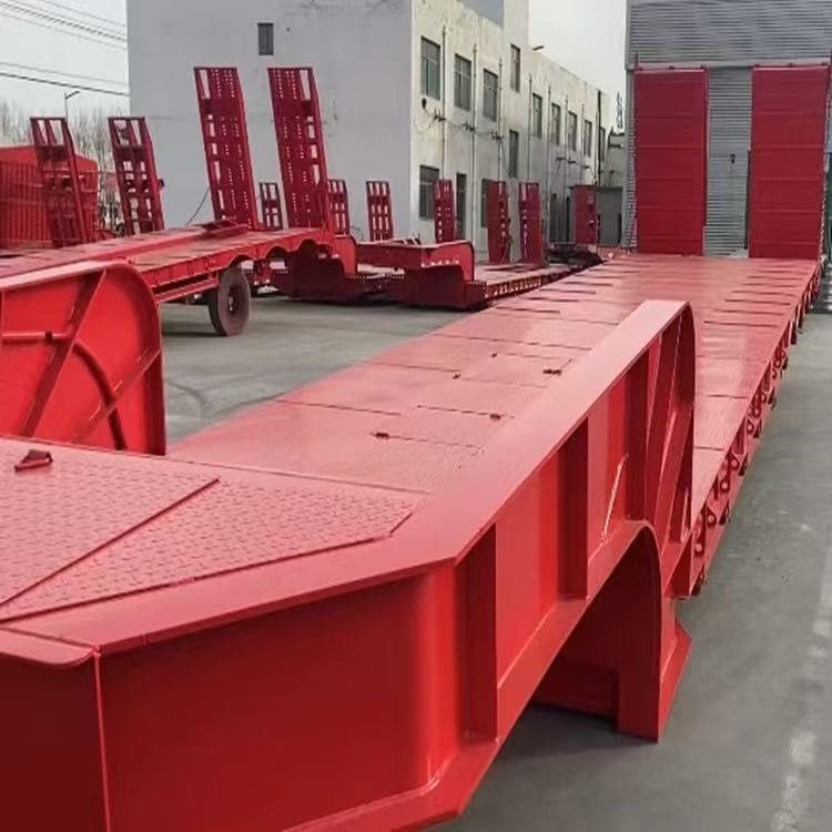 Large slope goose-neck low-bed semi-trailer, heavy hydraulic ramp flatbed trailer, multi-axle machinery equipment transport vehicle