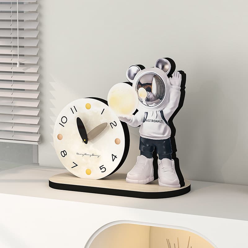 Creative Decorative Astronaut Desk Clock, Modern Fashion Silent Wall Clock for Home Decoration