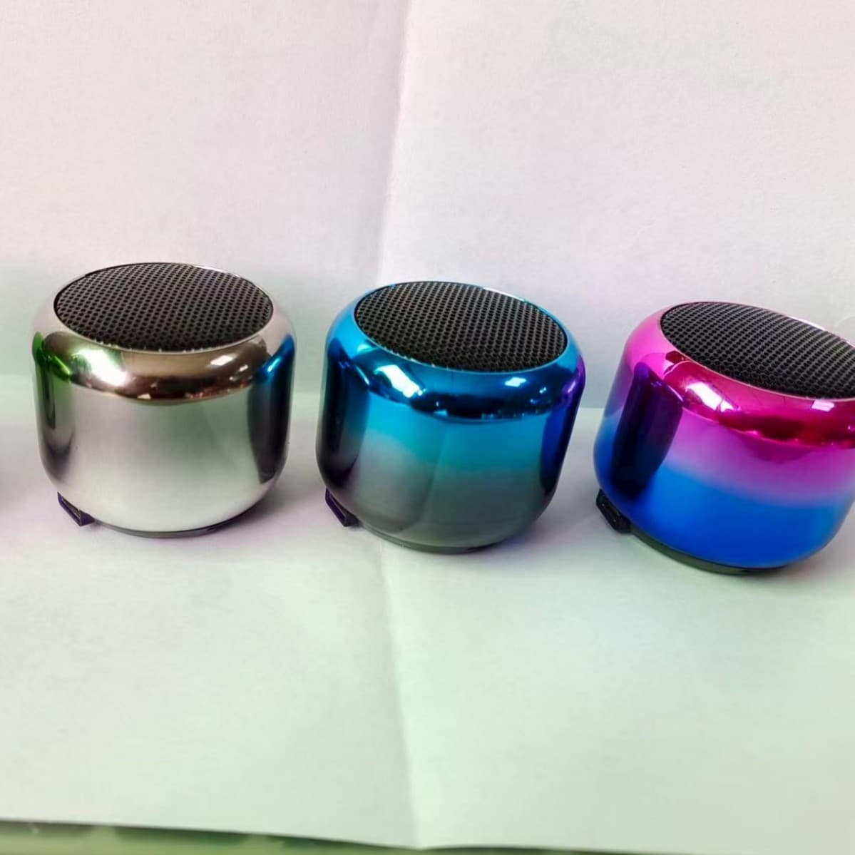 Mini Portable Audio Speaker, Small Wireless Bluetooth Speaker, Suitable for Home Use, Mobile Phones, and Outdoor Use
