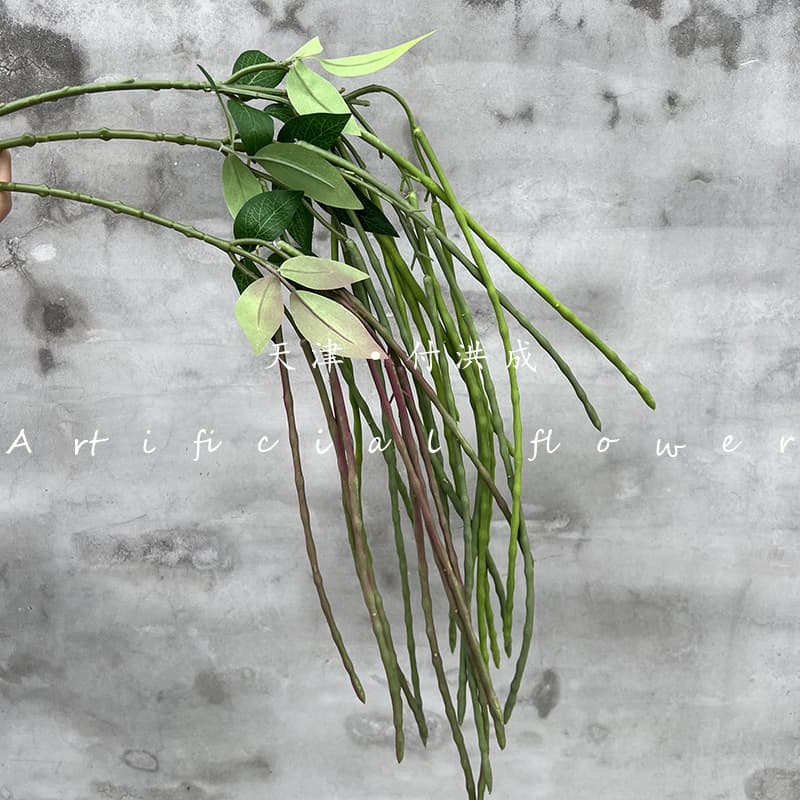 Artificial Long Bean Plant, Eighteen Beans, Home Decoration Plastic Fake Flowers, Outdoor Decorative Green Plant Hanging Vine Wall Mount