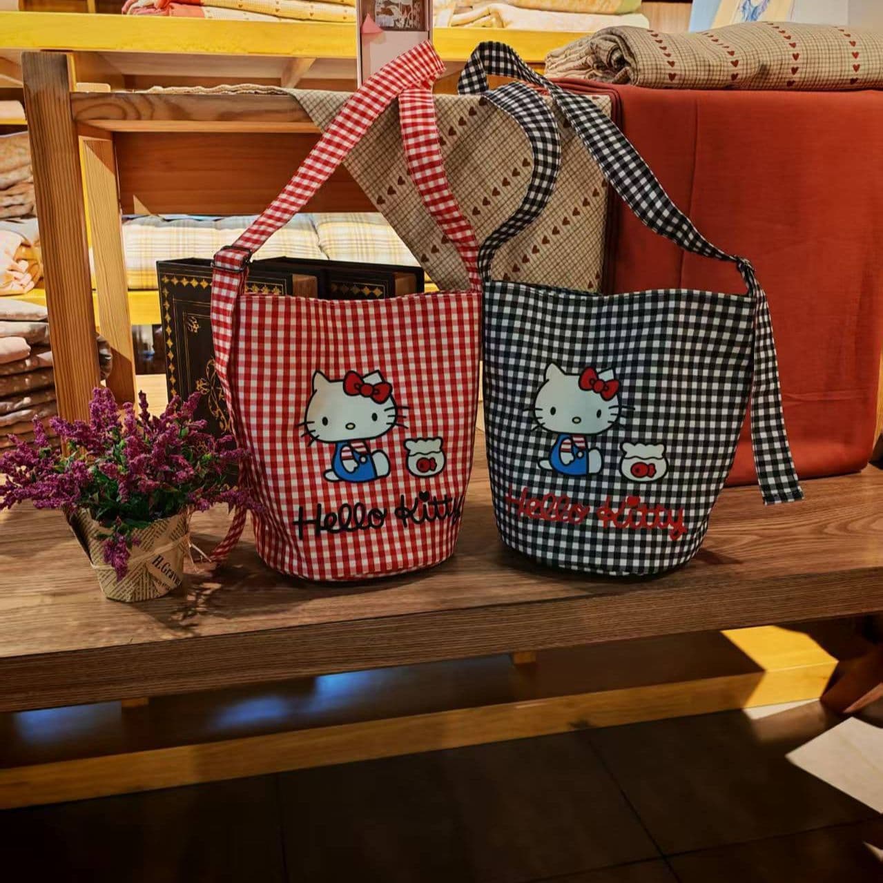 Hello Kitty Shoulder Bag, Cute Plaid Bucket Bag for Girls, Versatile Large Capacity