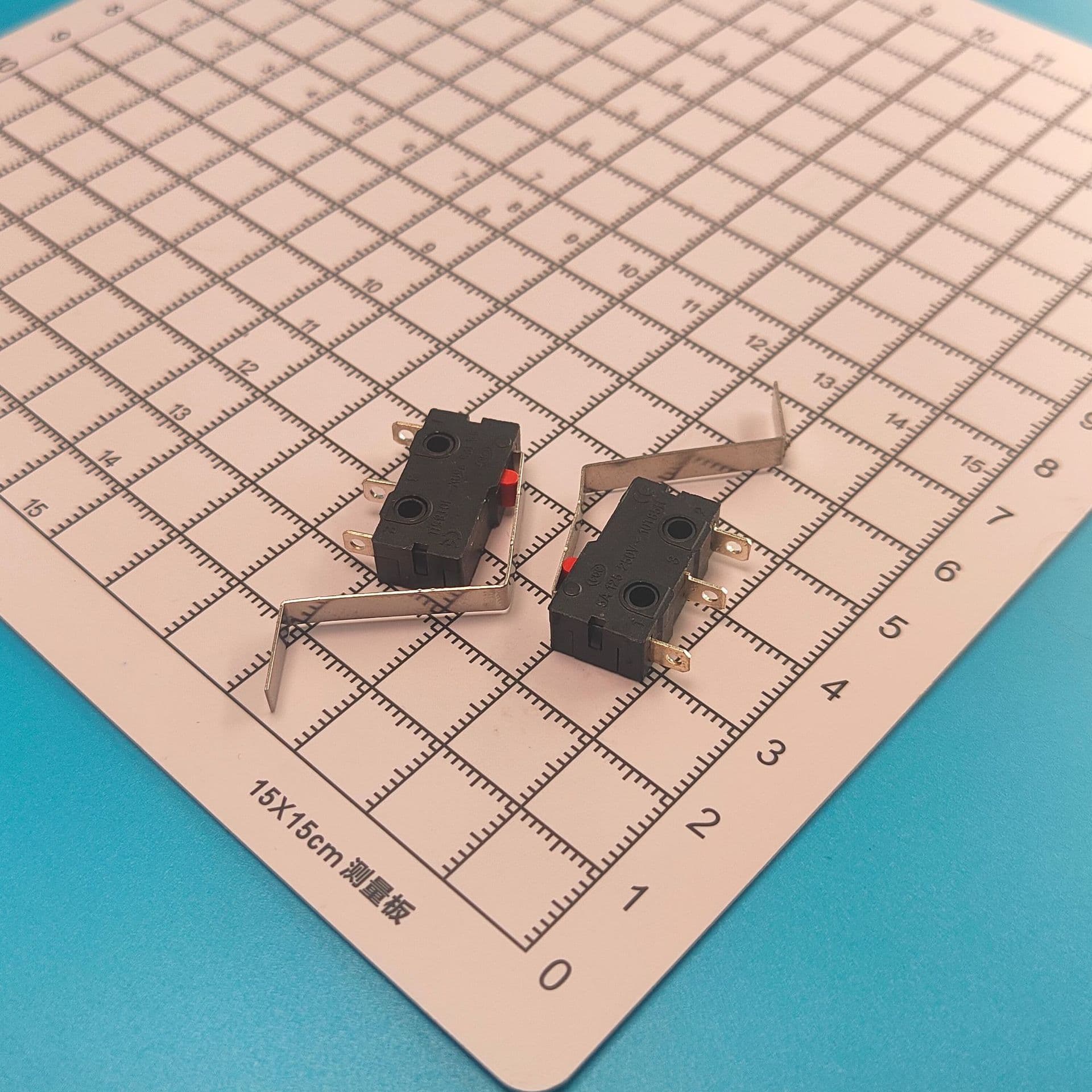 3-pin Micro Switch with Bent Lever, Limit Switch 5A 125V/250V, 1NO+1NC, 90-Degree Lever