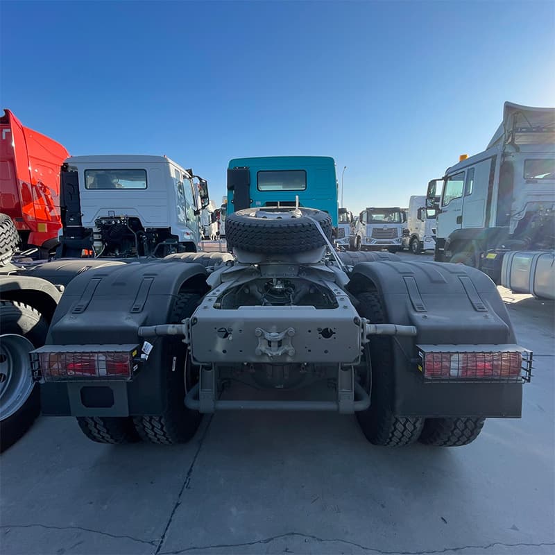 Sold to Africa Howo tractor head used 10-wheel freight truck head 375 horsepower mining transport head
