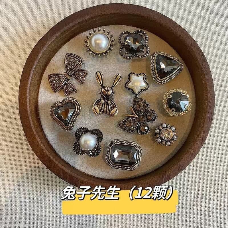 Crocs Shoe Charms Shoe Buckle Mr. Rabbit Baroque Style Vintage Accessories Metal Shoe Charm Compatible Shoe Buckle
