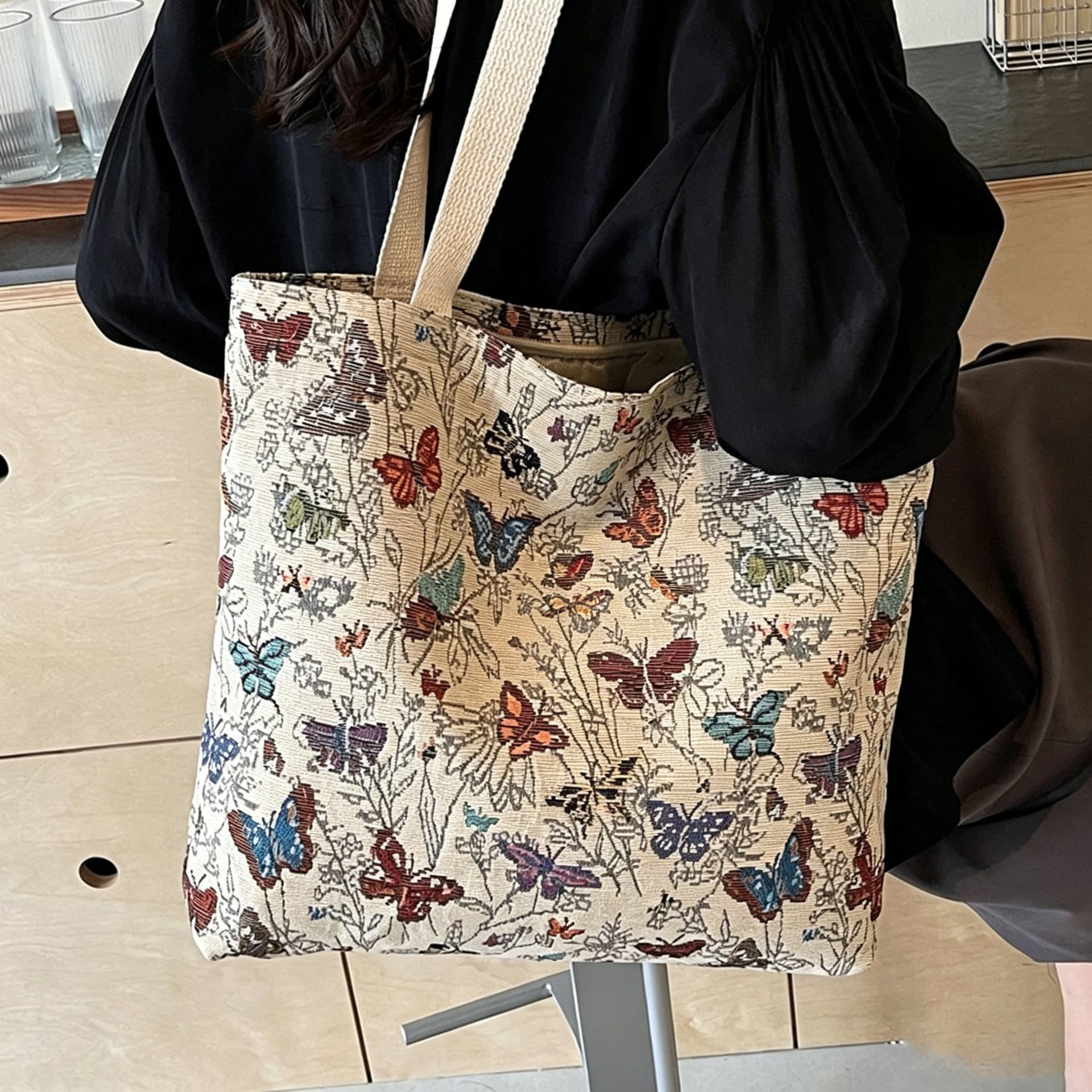 2026 New Retro Butterfly Floral Canvas Bag Shoulder Handbag Commuter Shopping Artistic Forest Style Versatile Bag