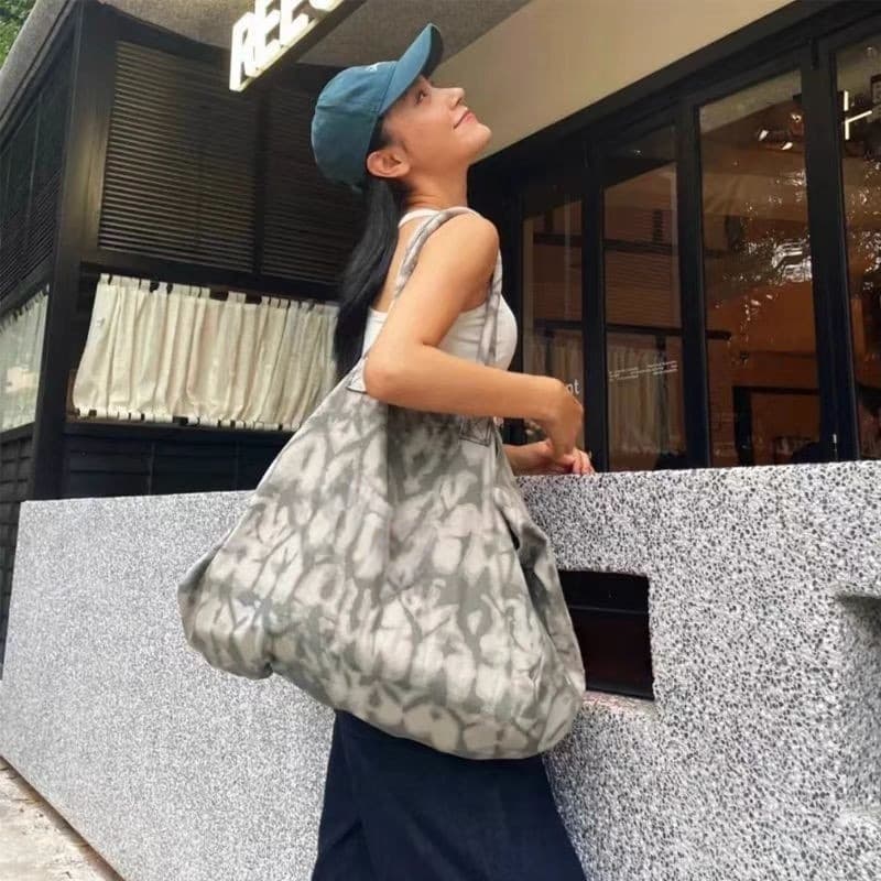 Yoga fitness canvas bag single shoulder large capacity shopping bag men and women outdoor sports bag large bag