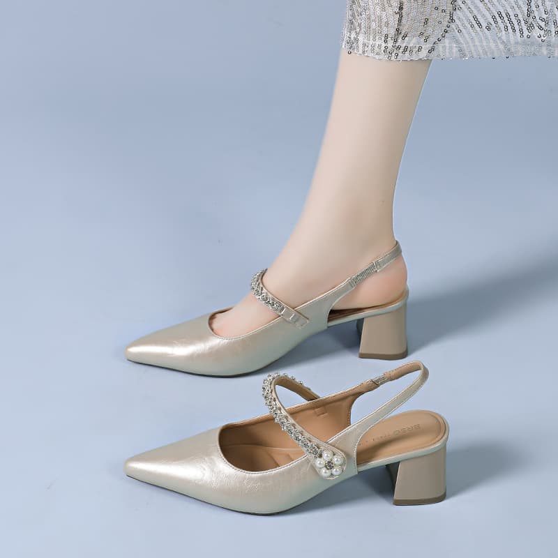 2026 Summer New Style Rhinestone One-Strap High-Heeled Closed-Toe Sandals for Women, Suitable for Outdoor Wear, with Chunky Heels and Soft Soles That Are Comfortable