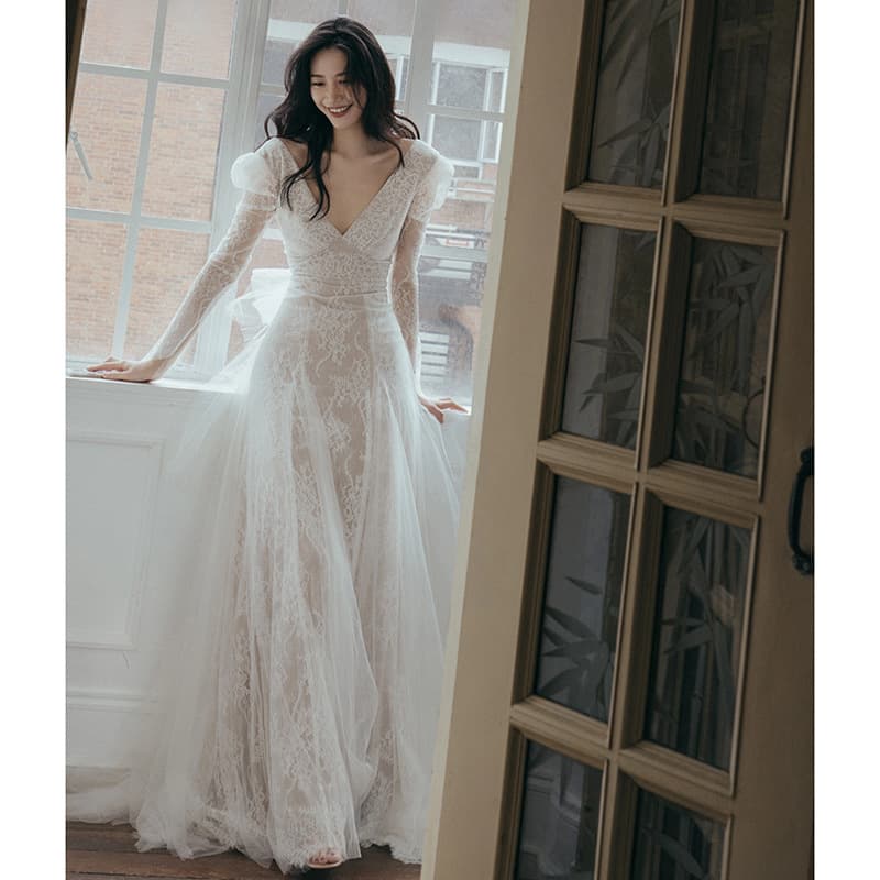 Long-Sleeve French Light Wedding Dress 2026 Spring New Lace V-Neck Going-Away Gown Bride Reception Engagement Wedding Dress