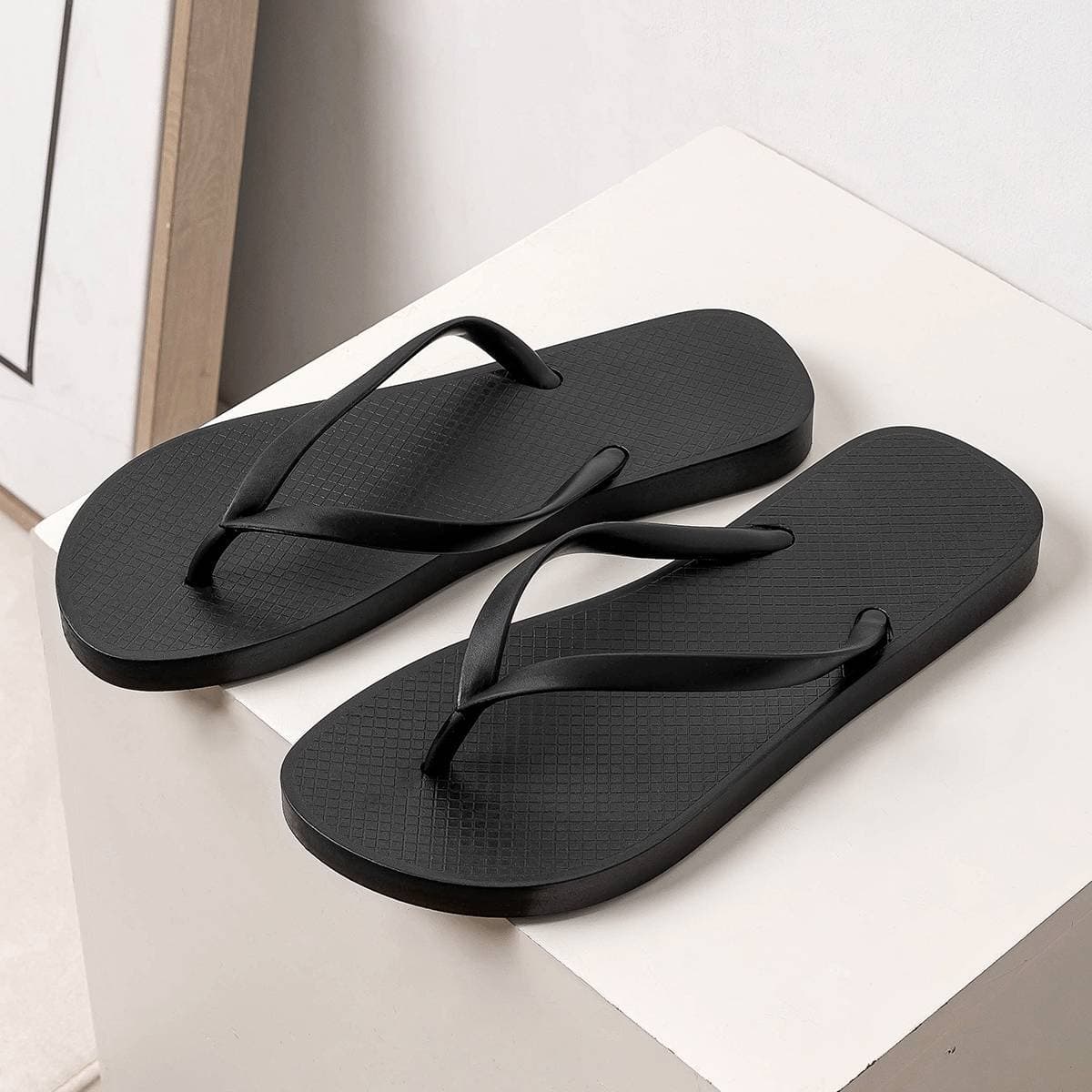 Simple Flip-Flops with a Stepping-On-Clouds Feel for Women, Summer 2024 New Outdoor Non-Slip Beach Sandals for Men