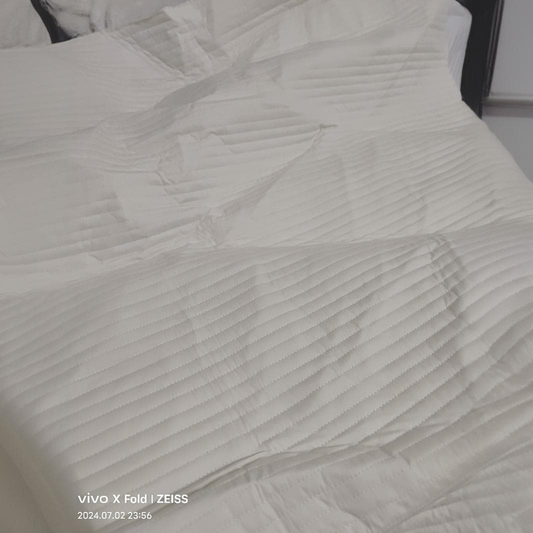 Shenzhen South China City quilted small stripe fabric with 10% silk cotton and interlayer cotton horizontal stripes, available in large quantities with discounts.