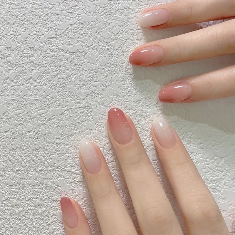 French Simple Gradient White Bean Pad Color Nail Art Short Round Head Nail Nail Pieces Removable Finished Fake Nail