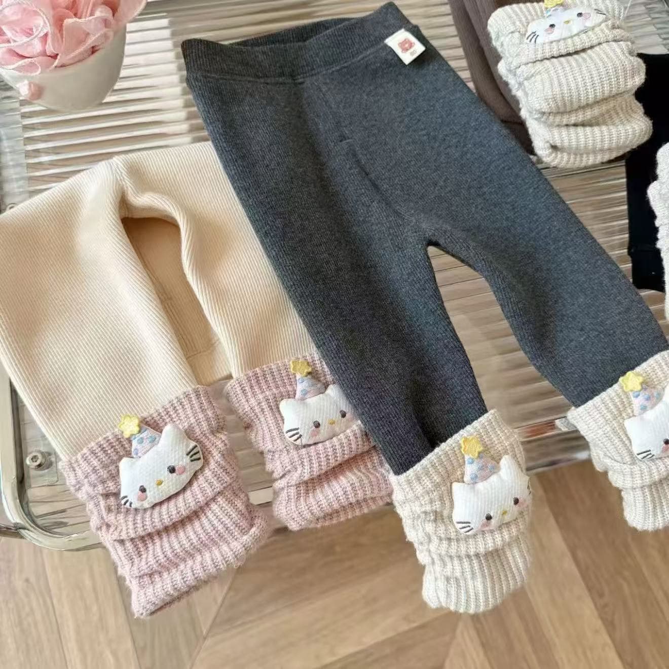 Girls Winter Kindergarten Baby Cute Fleece Lined Leggings 2025 New Cartoon Hello Kitty Stacked Warm Long Pants