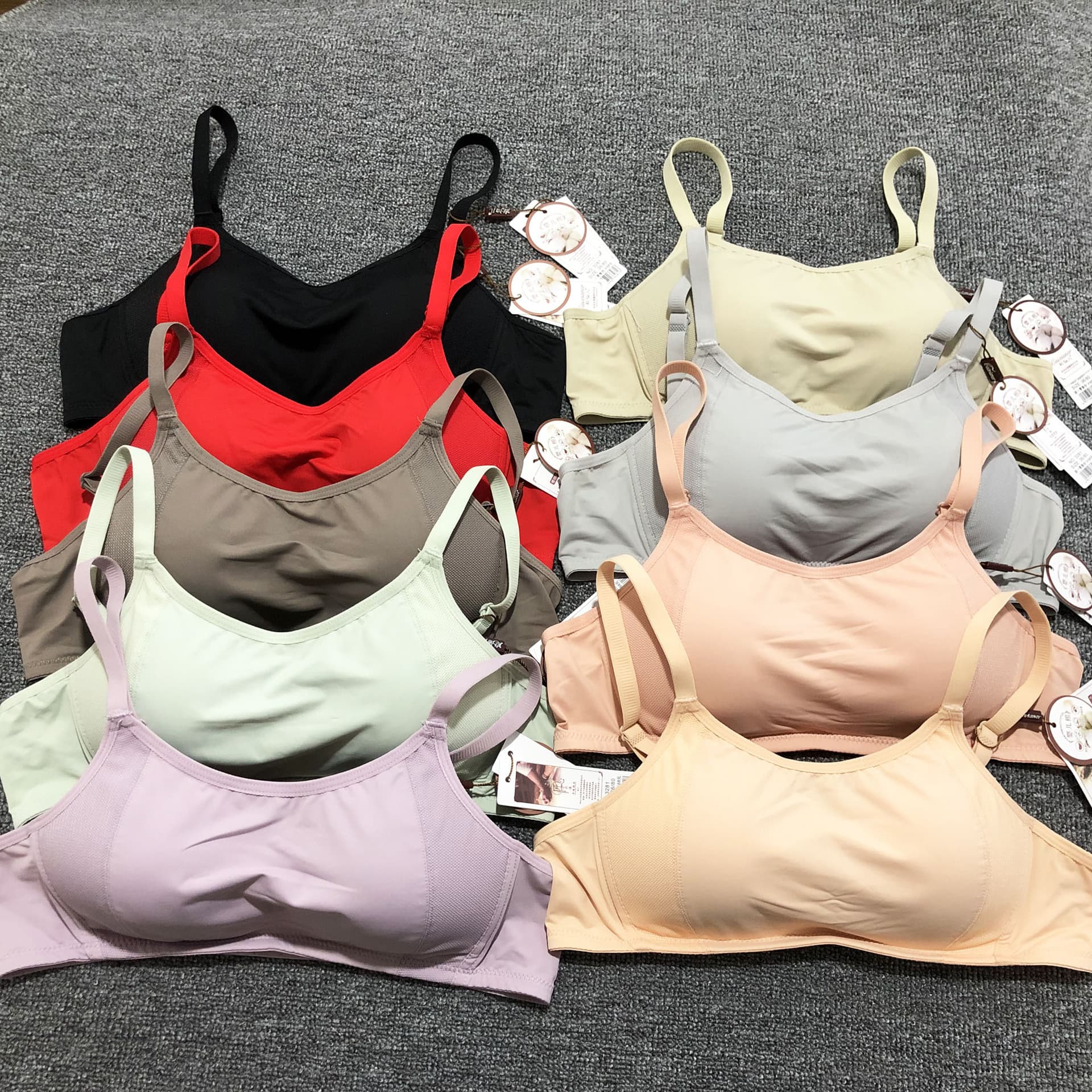 Caixianer 3281 girl underwear thin breathable hole tube top anti-exposure wrapped chest no steel ring bra small three-breasted buckle
