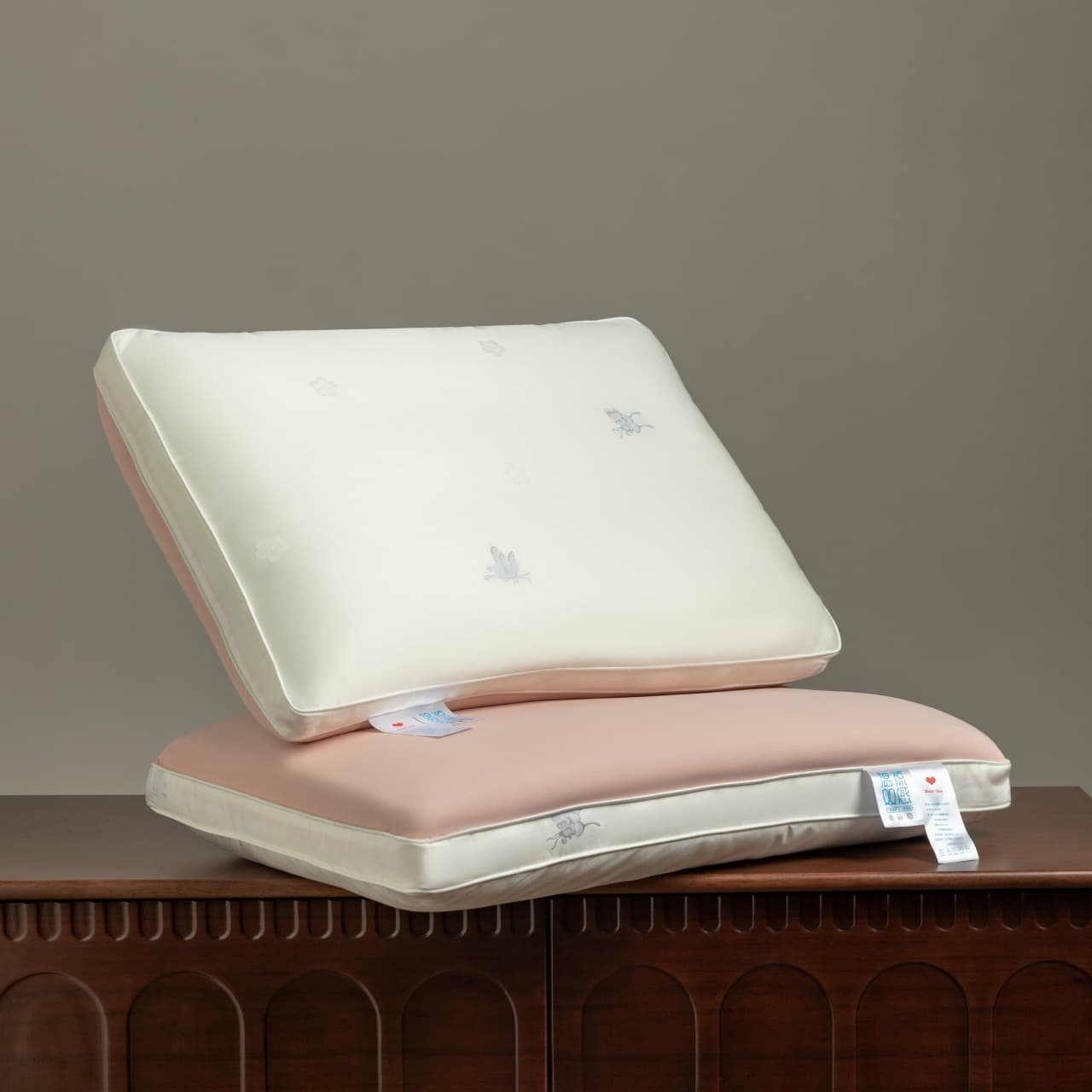 Premium Sleep Silk Memory Pillow, Cotton Nylon Spandex Cool-Warm Dual-Fabric Butterfly Pillow, Pillow Core, Single Pillow