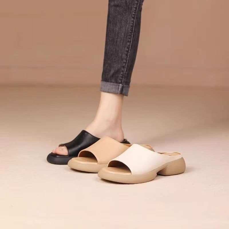 Foreign trade soft leather thick-soled sandals for women new summer outer wear flat flip-flops retro comfortable soft-soled sandals for women