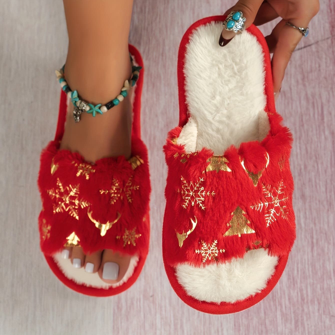 Cross-border Christmas plush open-toed cotton slippers to keep warm indoor home plush slippers manufacturers spot wholesale