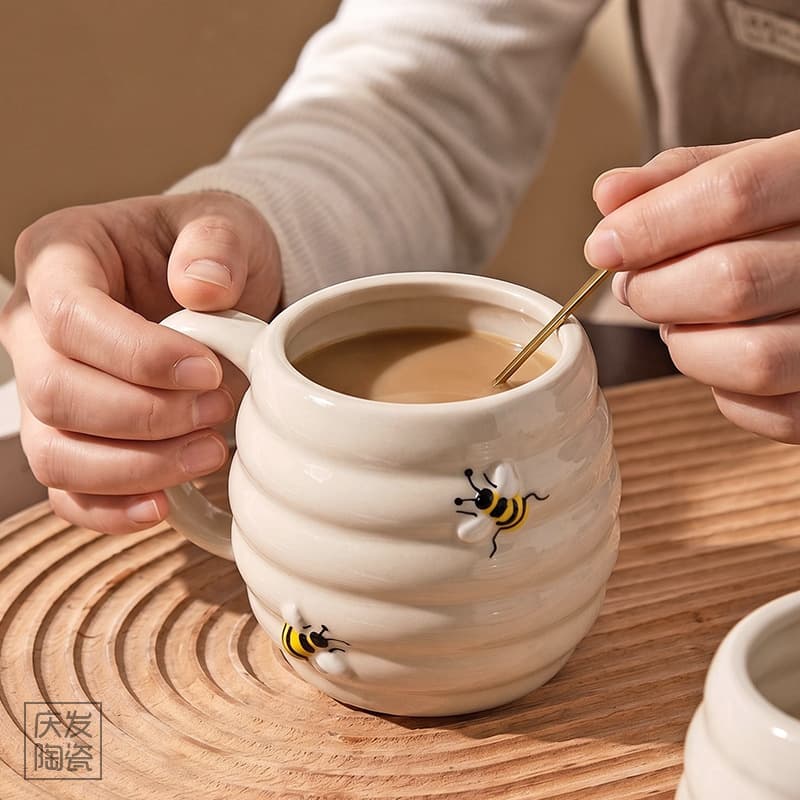 Rustic Ins Style Honeycomb 3D Mug Wholesale Irregular Shaped Ceramic Cup Underglaze Hand-Painted Coffee Mug d