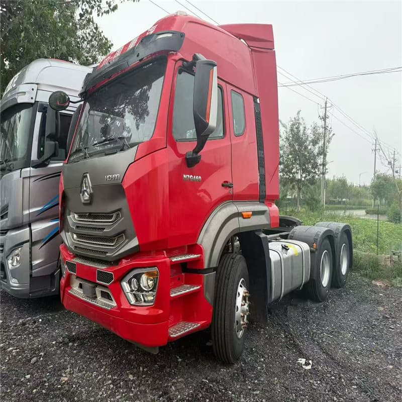 Export second-hand Sinotruk Howo tractor head, HOWO semi-trailer head, container fuel transport truck