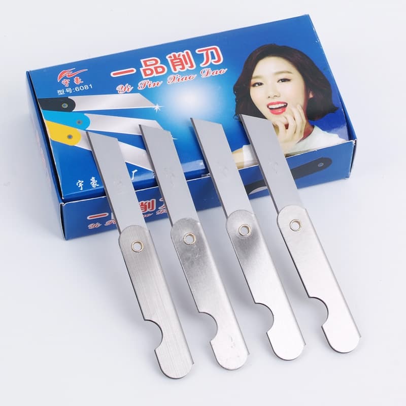 Small metal knife, paper cutter, pencil sharpener for elementary school students, folding blade, old-fashioned tin knife.