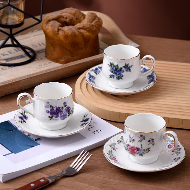 New middle-aged floral ceramic cup and saucer, hand-painted gold-rim relief, retro afternoon tea cup, classical coffee cup, retro style