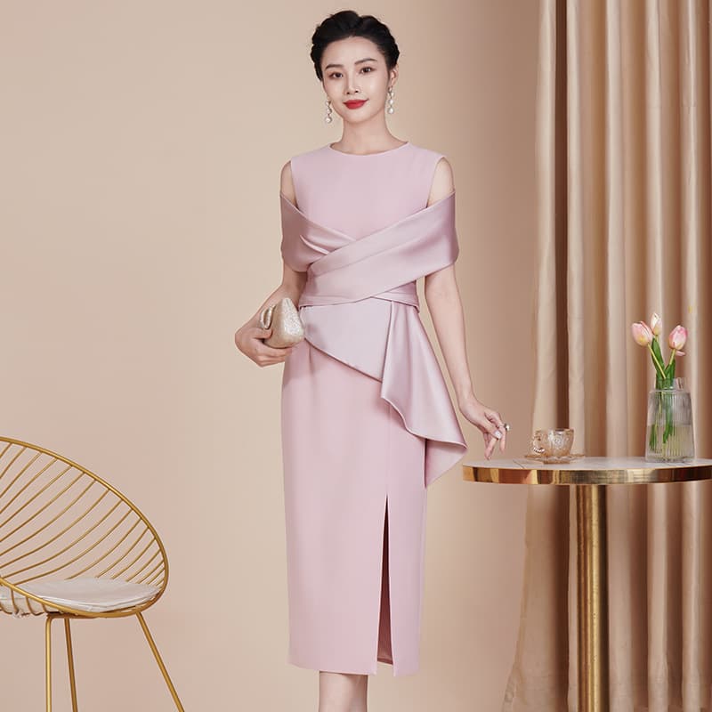High-end 2024 new style cheongsam for mothers-in-law's wedding banquet summer dress, elegant wedding gown for young brides.