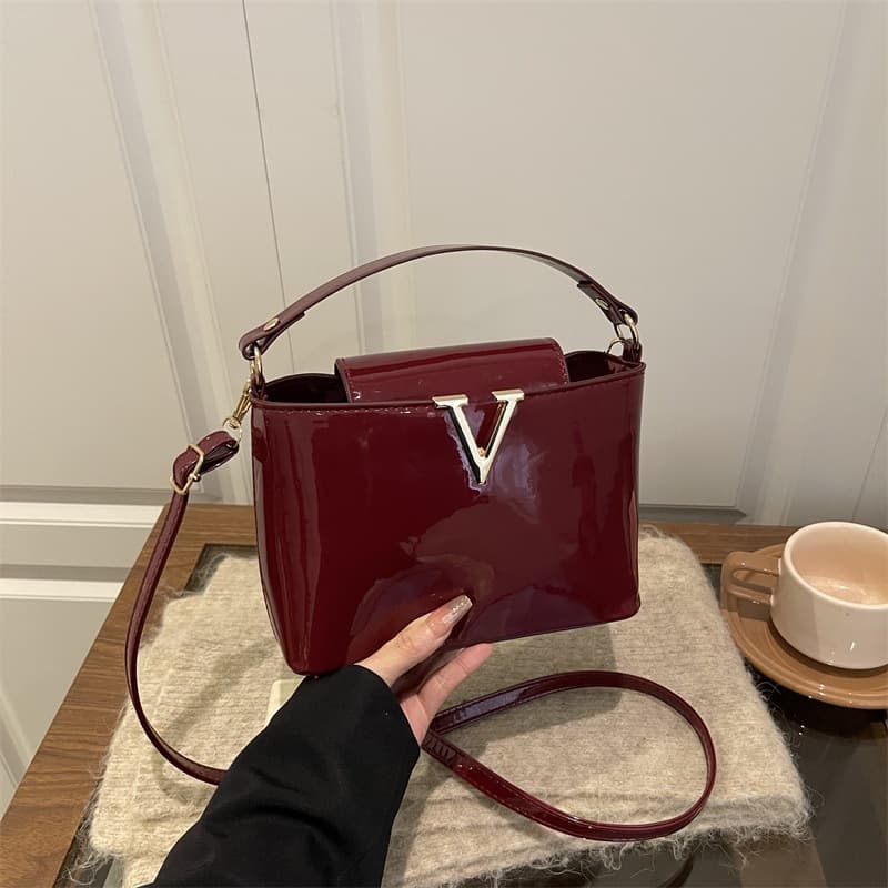 Niche Design Casual New Fashion Trendy Personalized Small Square Bag 2026 Stylish Women's Shoulder Crossbody Bag