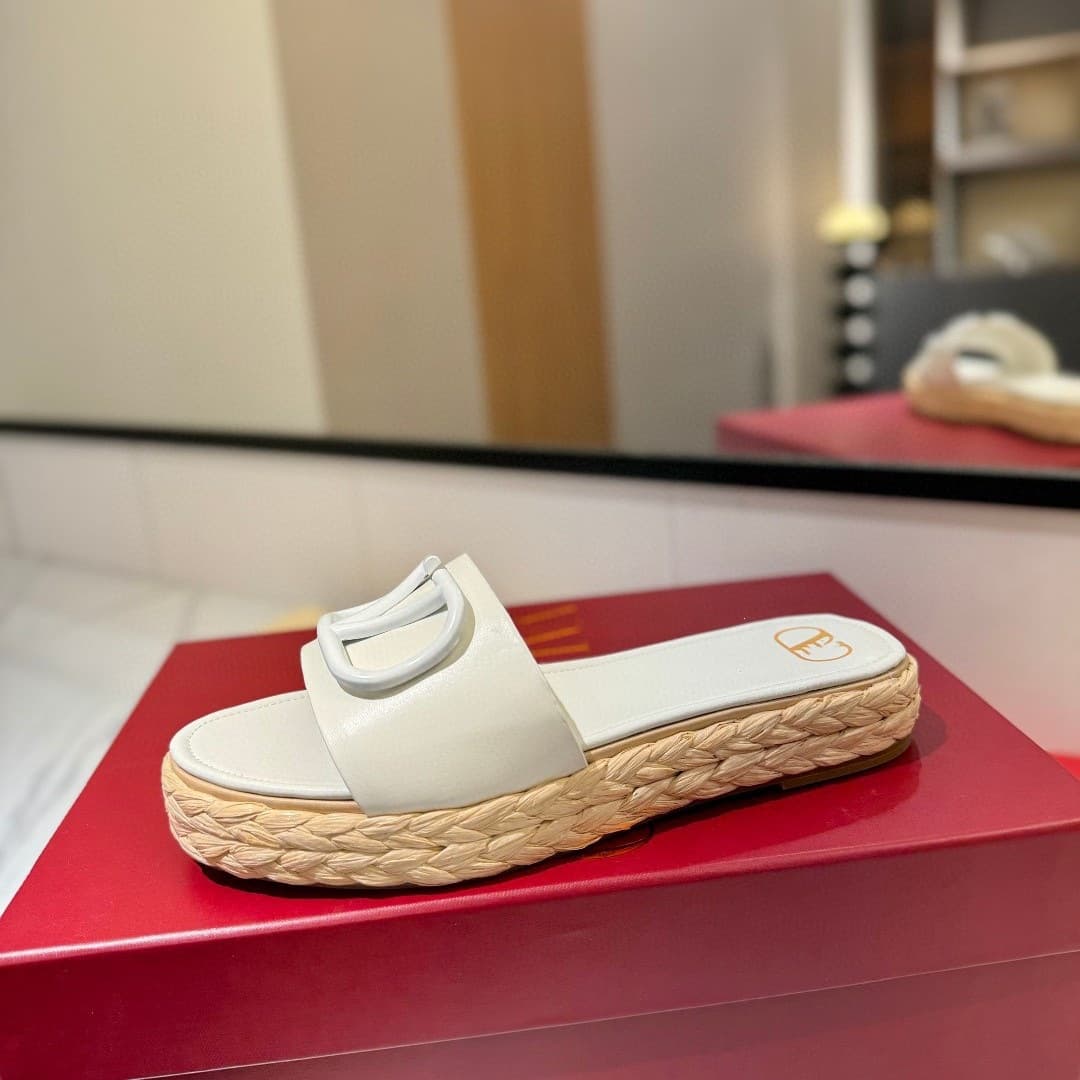 Export Spring/Summer New 2026 Platform Slippers Women Flat Hemp Rope Sandals Women Outdoor Thick Sole Square Buckle Leather Slippers Trend