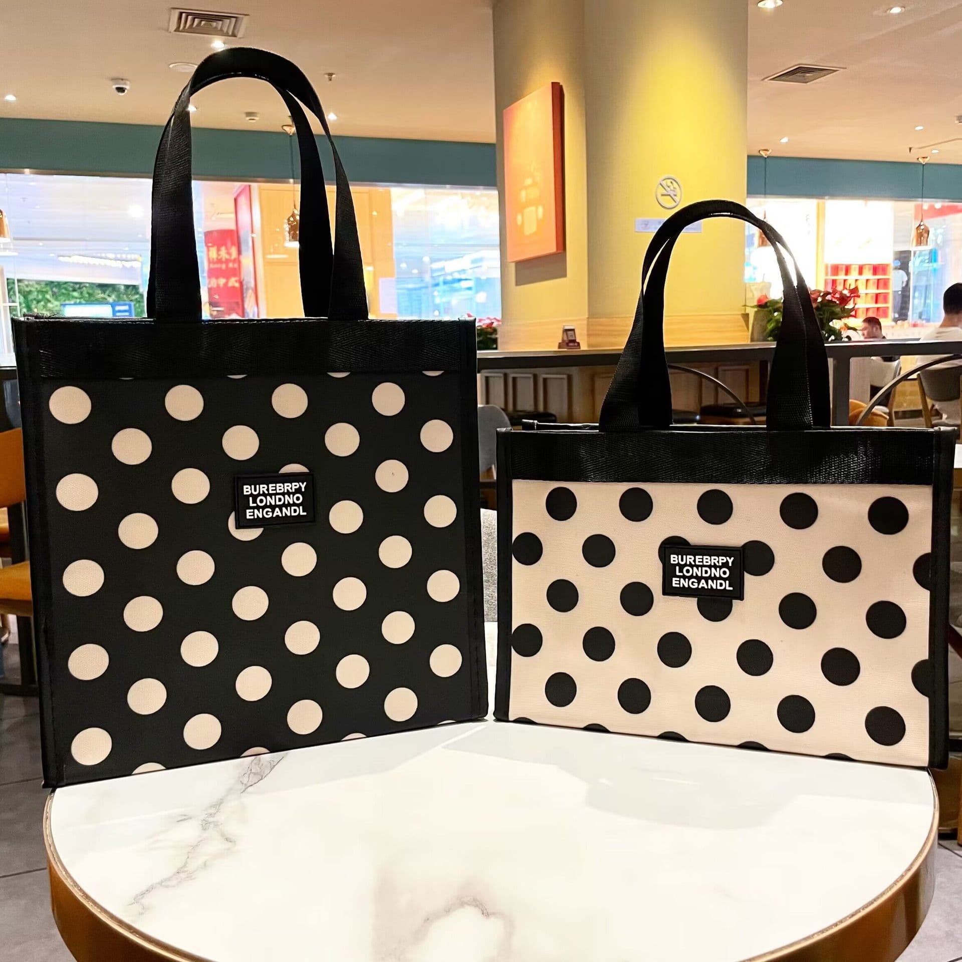 Fashion Polka Dot Handbag Horizontal Circle Cosmetic Bag Black and White Polka Dot Portable Commuter Mommy Storage Bag