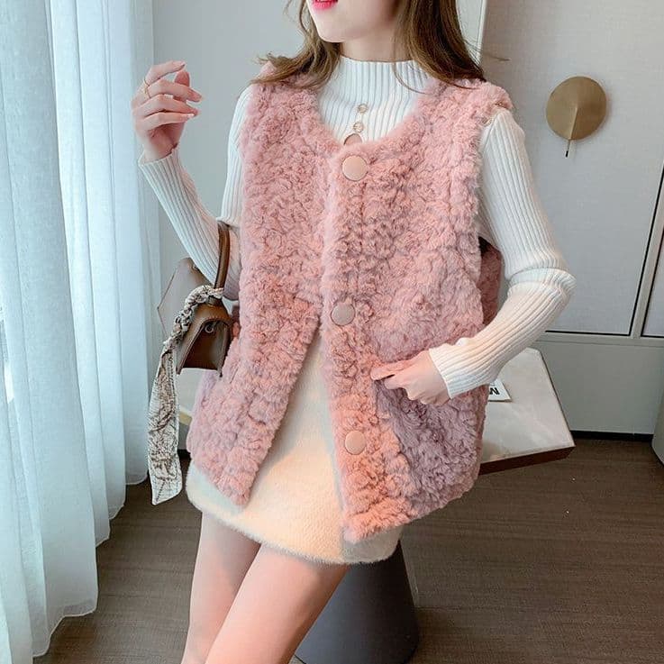 Little fragrance lamb wool vest coat for women, 2025 autumn and winter new style thickened loose sleeveless vest top.
