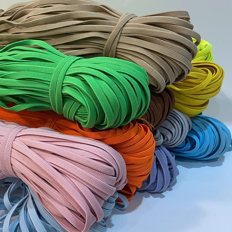 Wholesale 0.6cm flat elastic shoelaces for children, colorful lazy shoelaces for men and women, ready stock available.