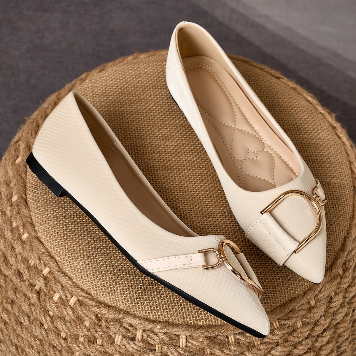 Cross-border Flat Shoes for Women Summer Casual Shoes 2026 New Style Soft Leather Fashion Loafers Large Size Women's Shoes 41-43