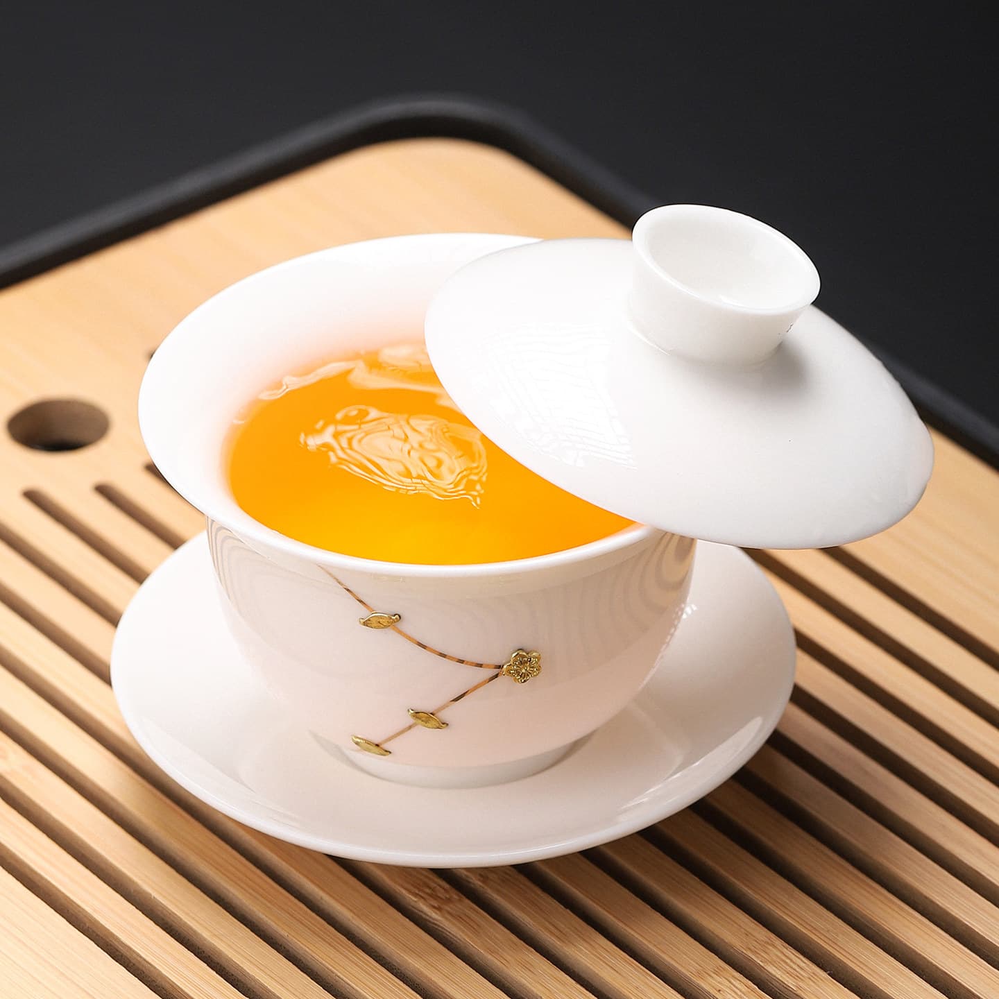 Lard Jade Porcelain Sawtooth Three-Piece Gaiwan Tea Cup Gift Box Set, Chinese Style Home Office Premium Floating Tea Bowl