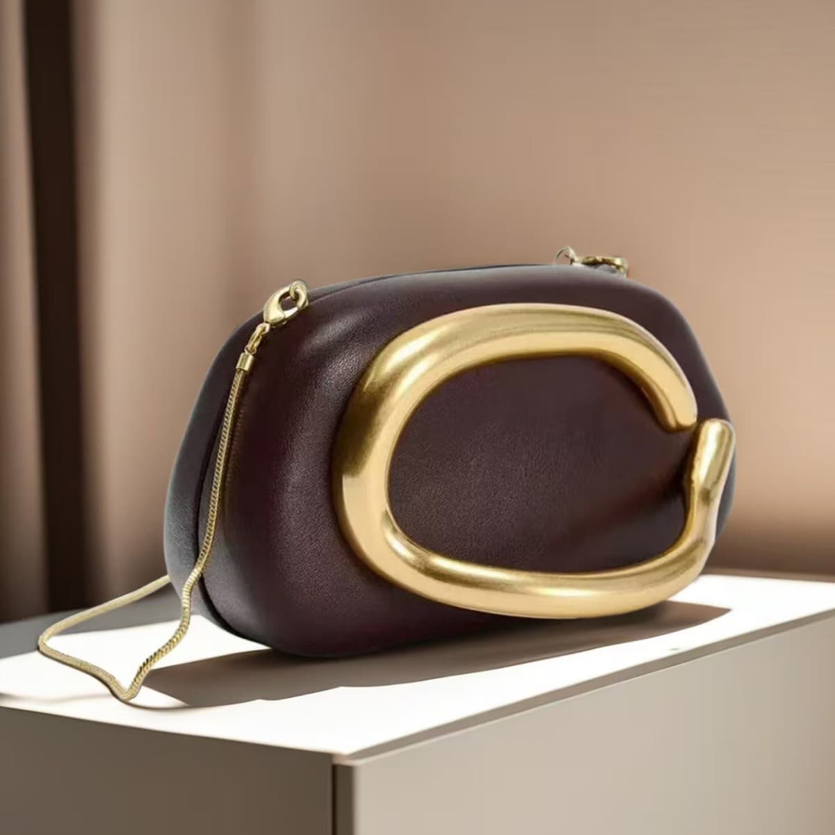 2025 New Women's Bag with Metal Detail Decoration, Personalized Design, Shoulder Crossbody Handheld Box Bag, Stylish